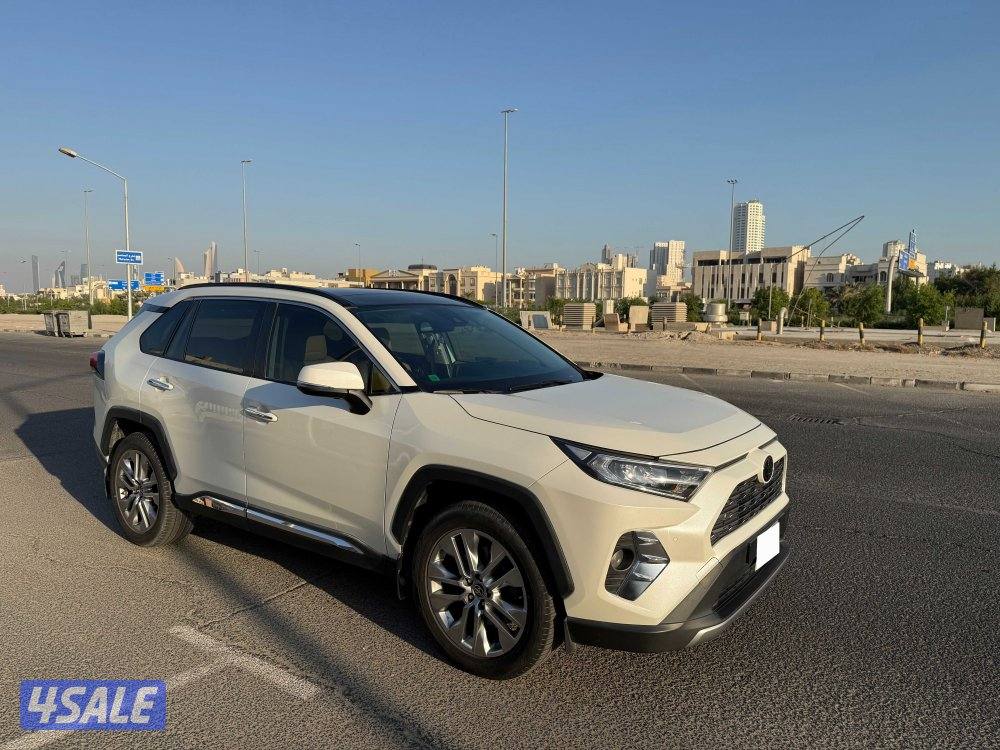 Toyota RAV4 2019 full option 4WD7