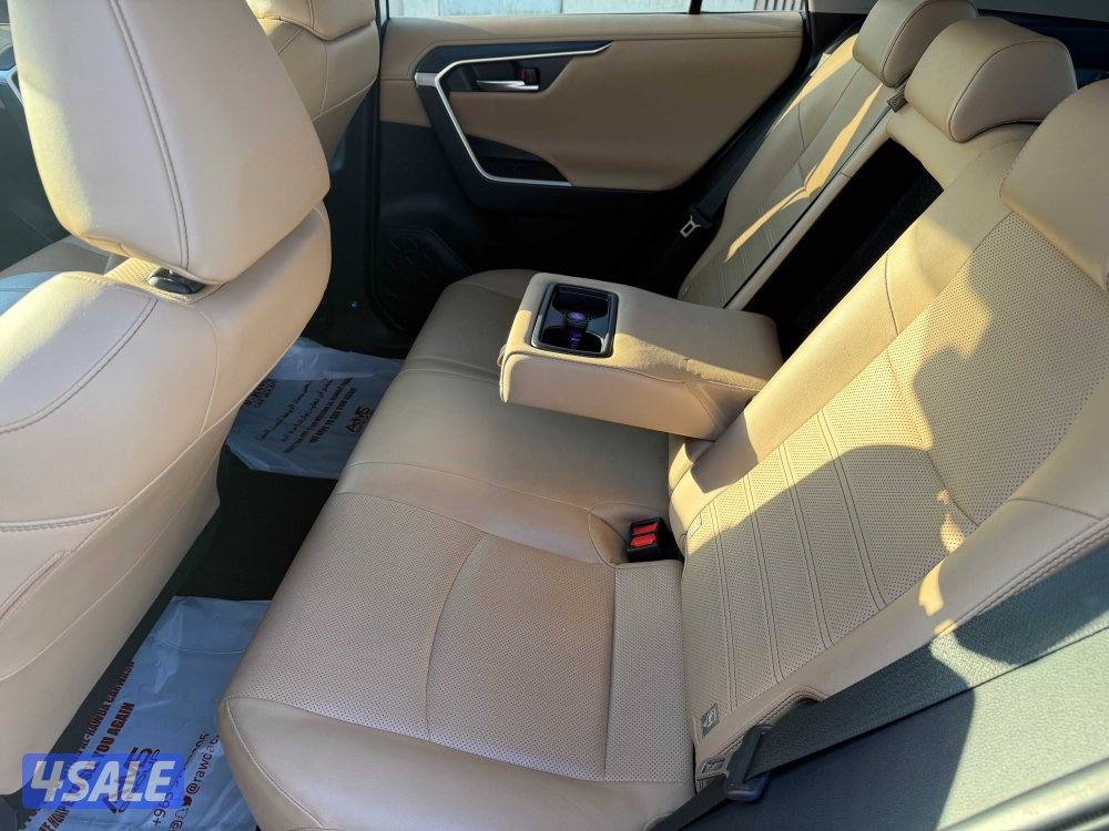 Toyota RAV4 2019 full option 4WD9