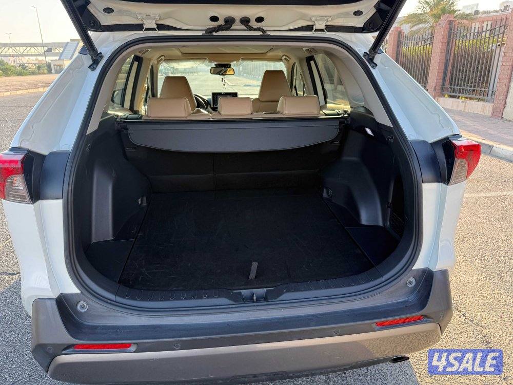 Toyota RAV4 2019 full option 4WD12