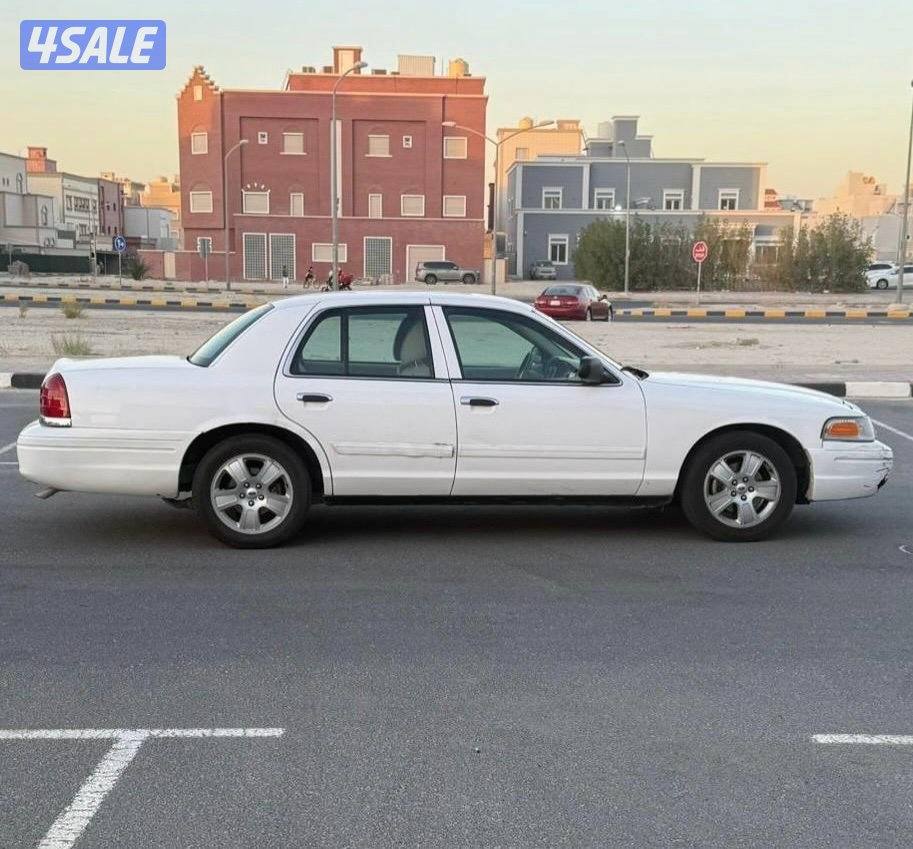 للبيع فورد فكتوريا وارد المجموعة اللون ابيض2