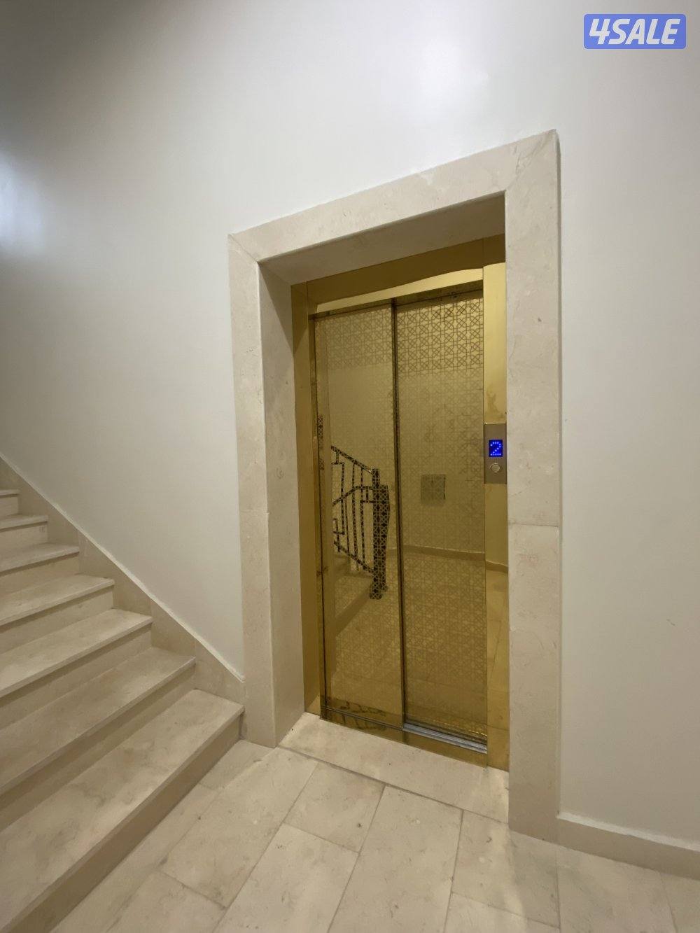 للايجار شقه كبيره الصباحيه 4غرف و صاله2