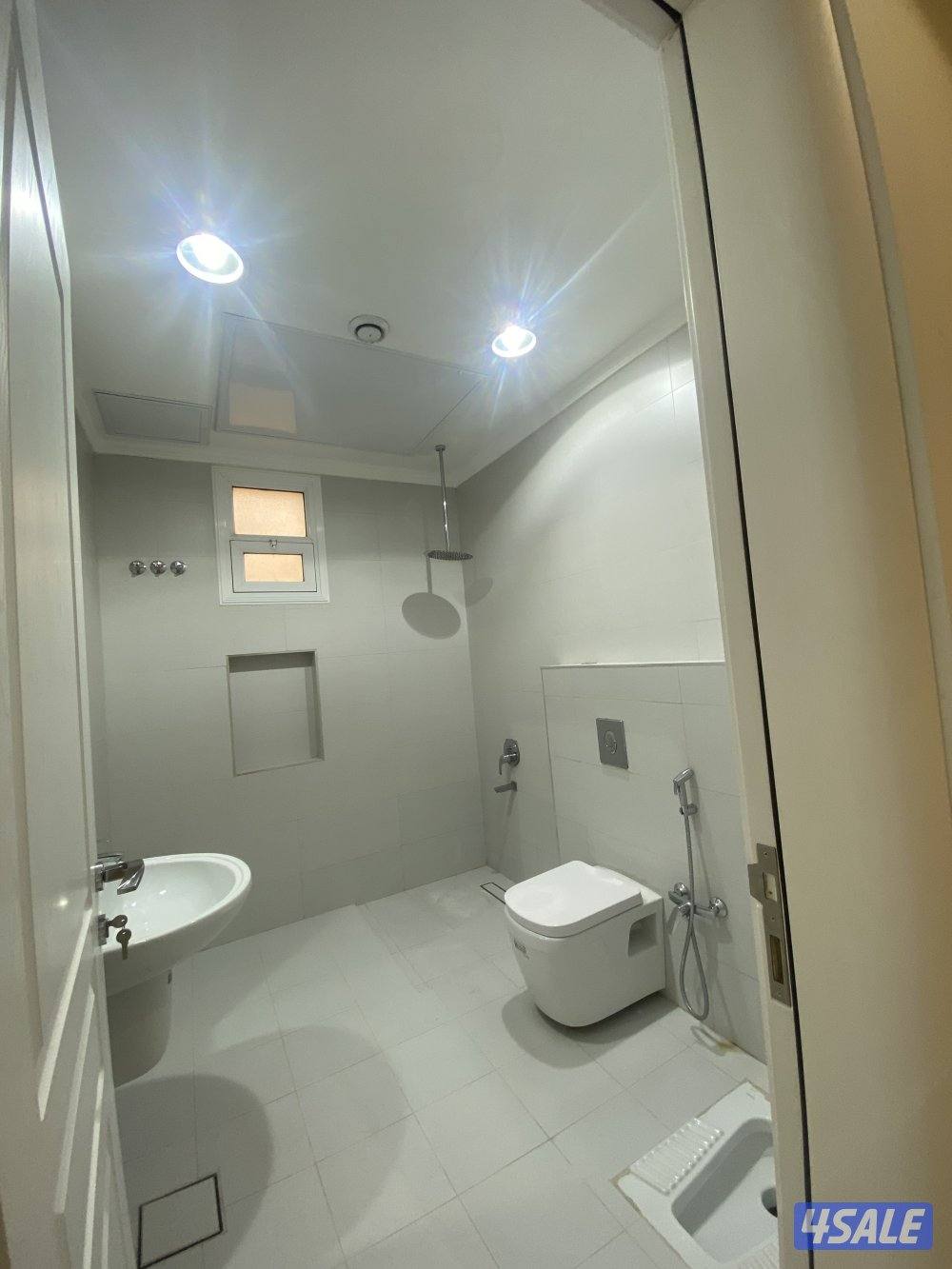 للايجار شقه كبيره الصباحيه 4غرف و صاله11