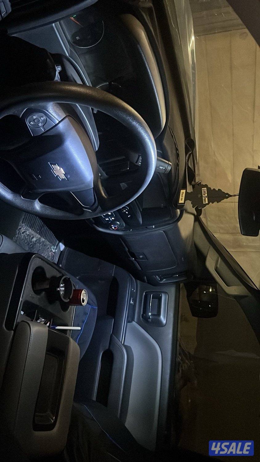 للبدل سلفرادو مع جيب فقط5