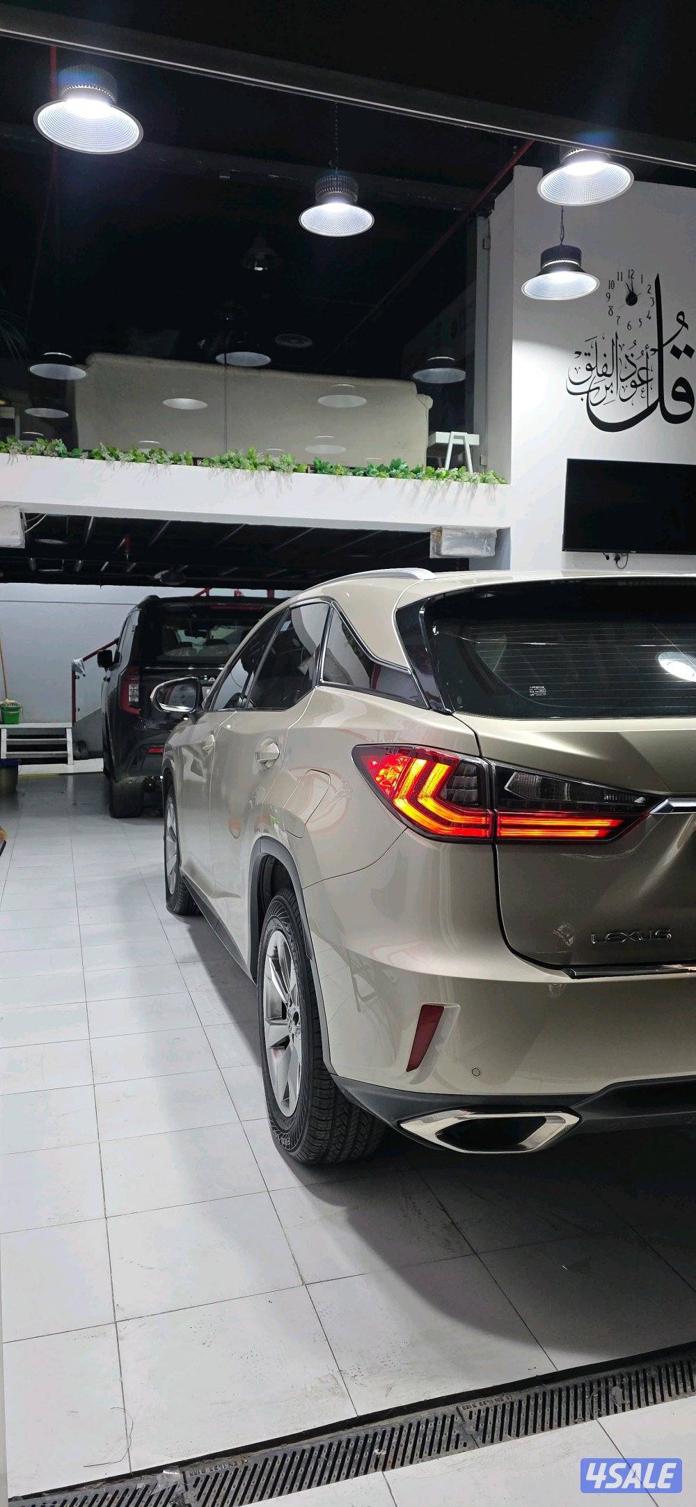 للبيع جيب لكزس RX350 موديل 2019 اللون ذهبي Lexus RX3504