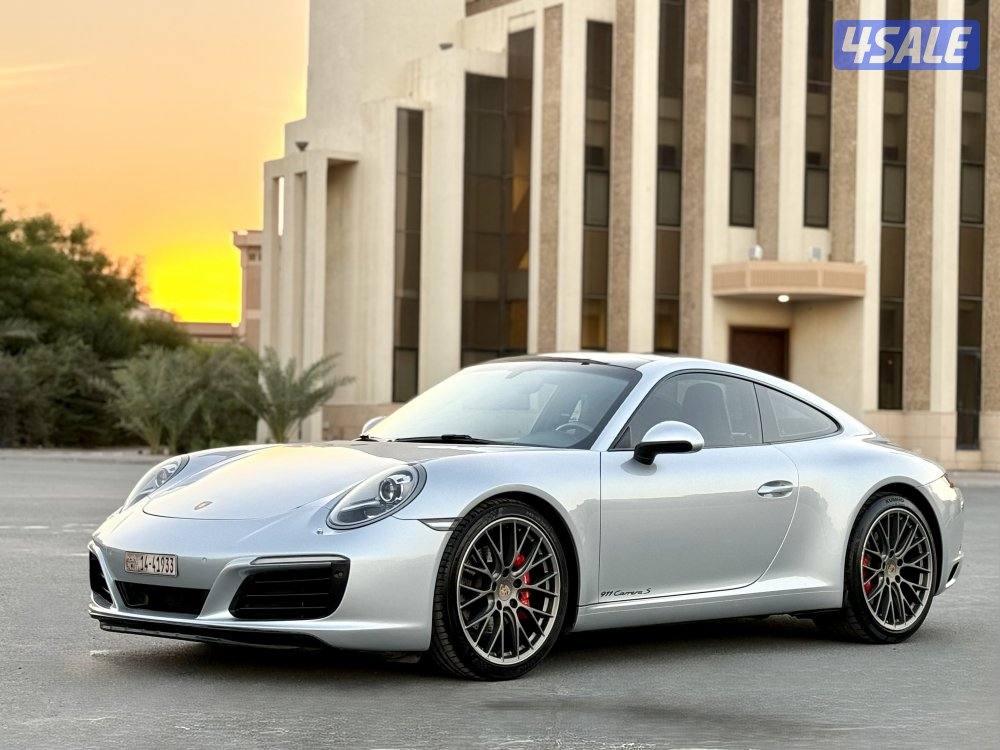 بحالة ممتازه صبغ الوكالة موديل ٢٠١٧ داخلية احمر عداد ١٢٤ الف2