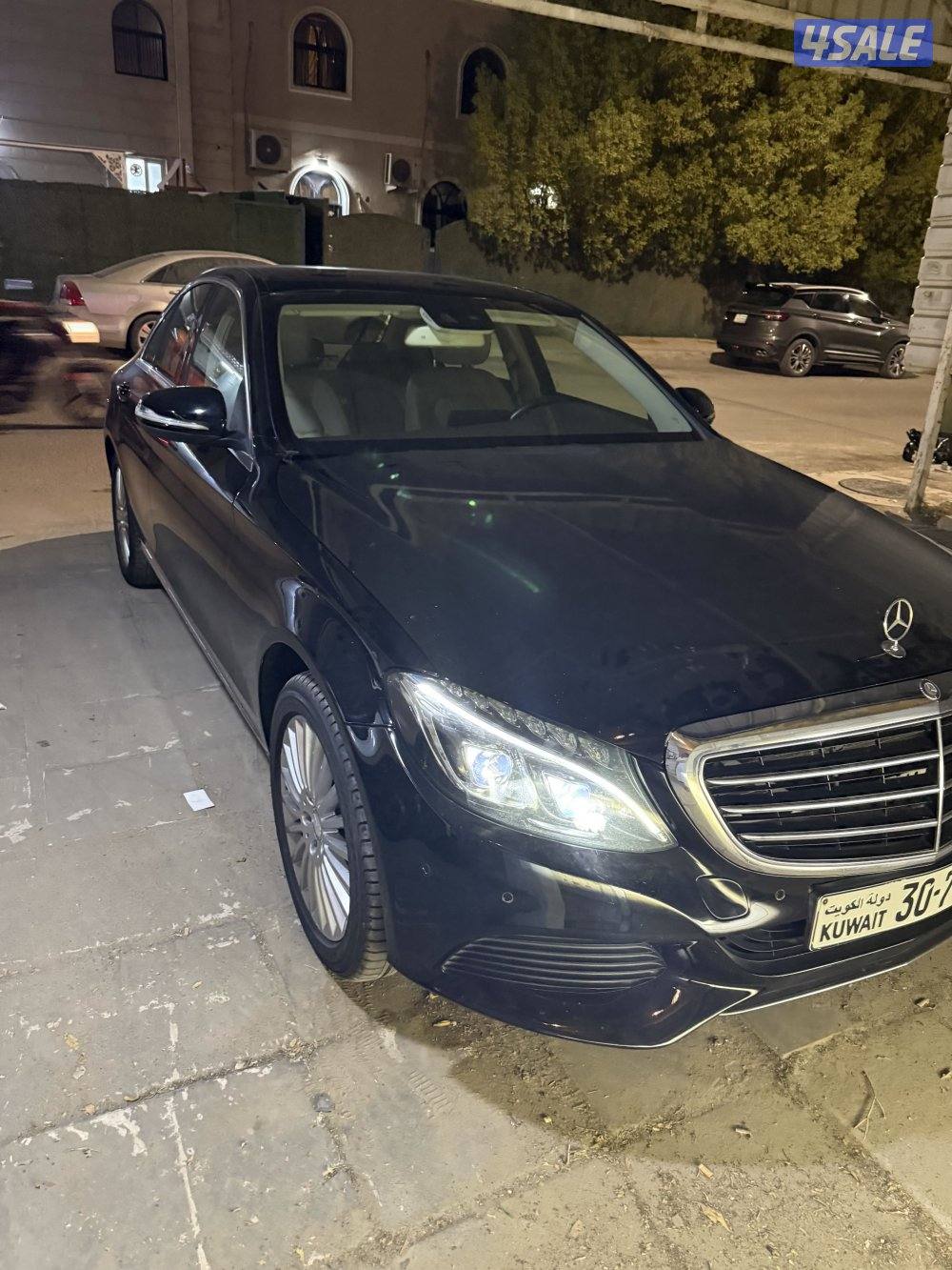 مرسيدس c200/2015 شاصي جيد صبغ وكالة اسود داخليه بيج2