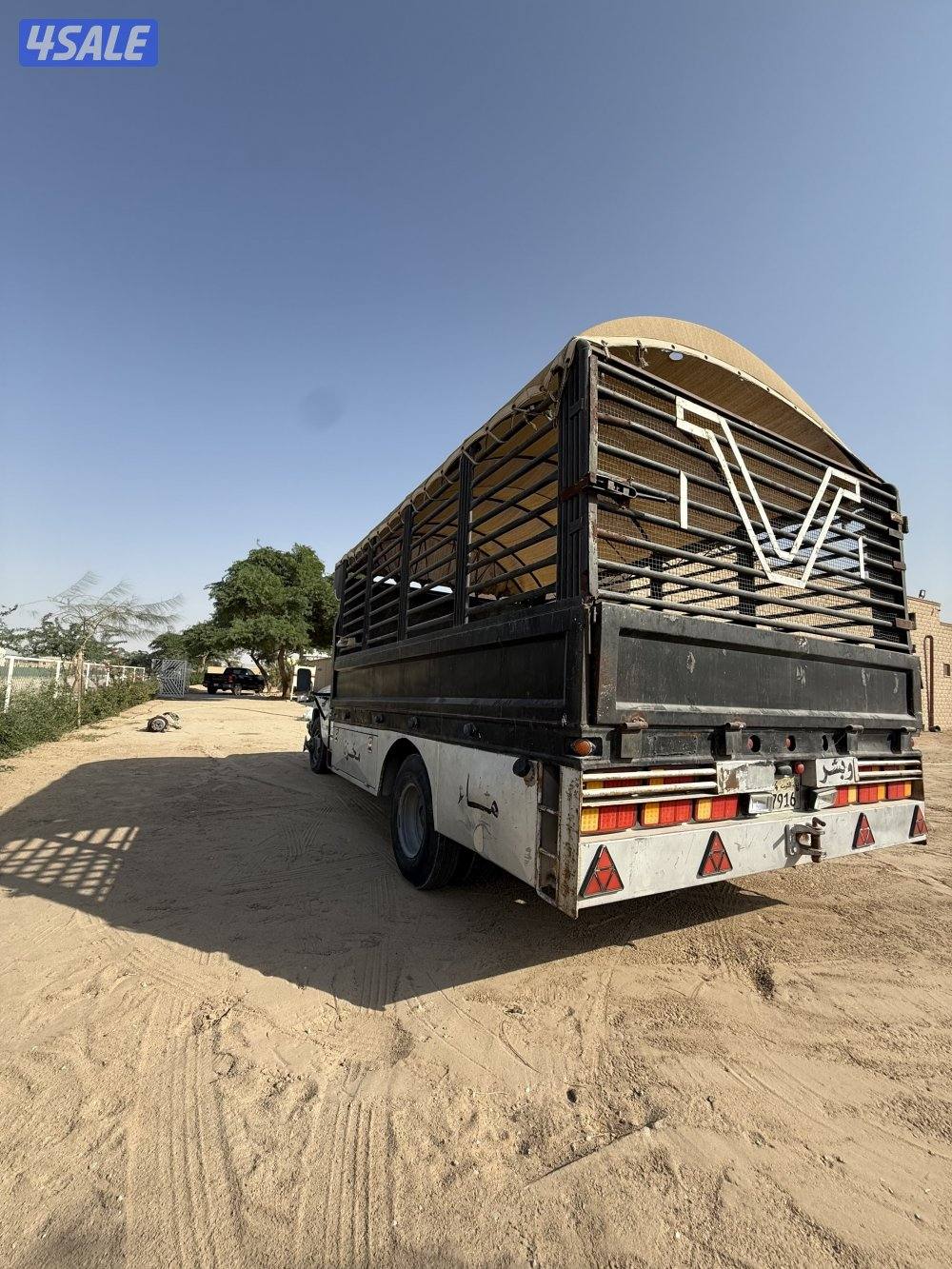 نصف شاحنه هاف لولي ستيك بدي حموله ٨ طن الممشا 97 الف صبغ الوكاله 199512