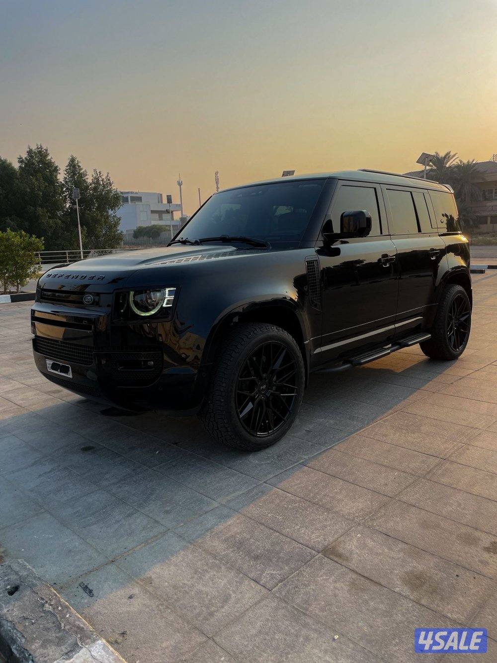 Defender 2023  HSE  سته سلندر اعلى فئه داخليه تان0