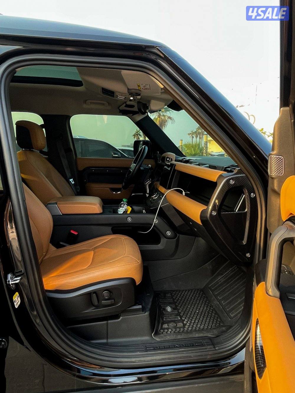 Defender 2023  HSE  سته سلندر اعلى فئه داخليه تان1