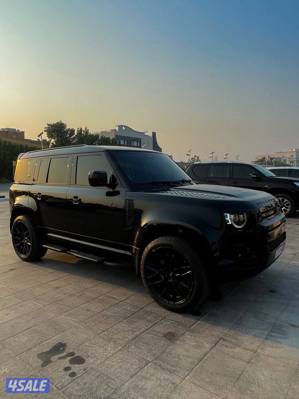 Defender 2023  HSE  سته سلندر اعلى فئه داخليه تان3