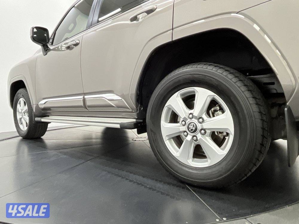 TOYOTA LAND CRUISER 23L3T-GXREF_U7