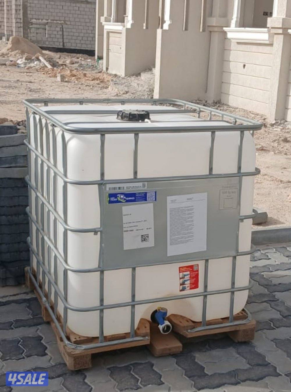 للبيع توانكي فيبر غلاس مكفولات شهر + حنفيات جديده و يوجد توانكي الشبك6