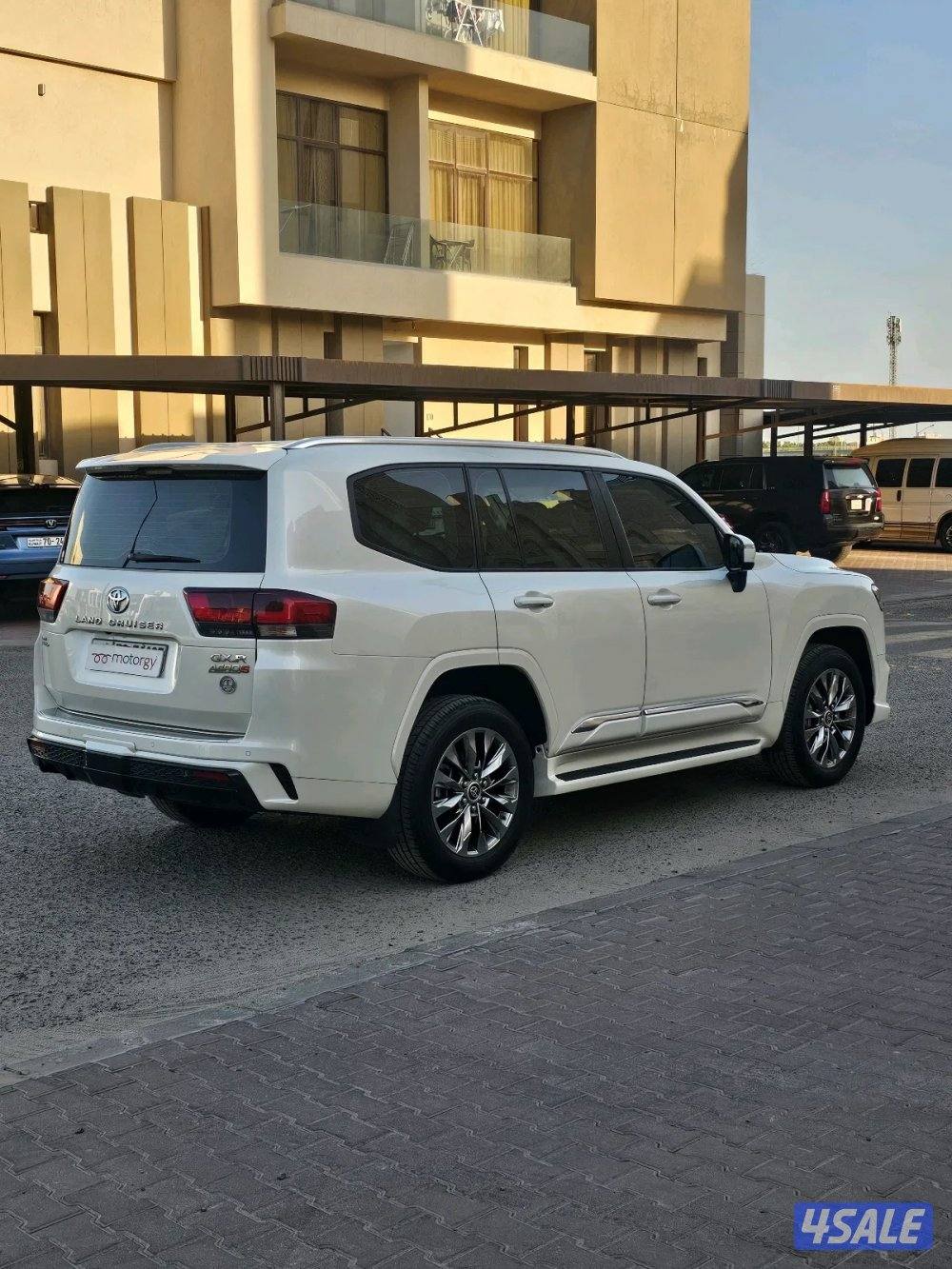 لاند كروزر ايرو اس 20234