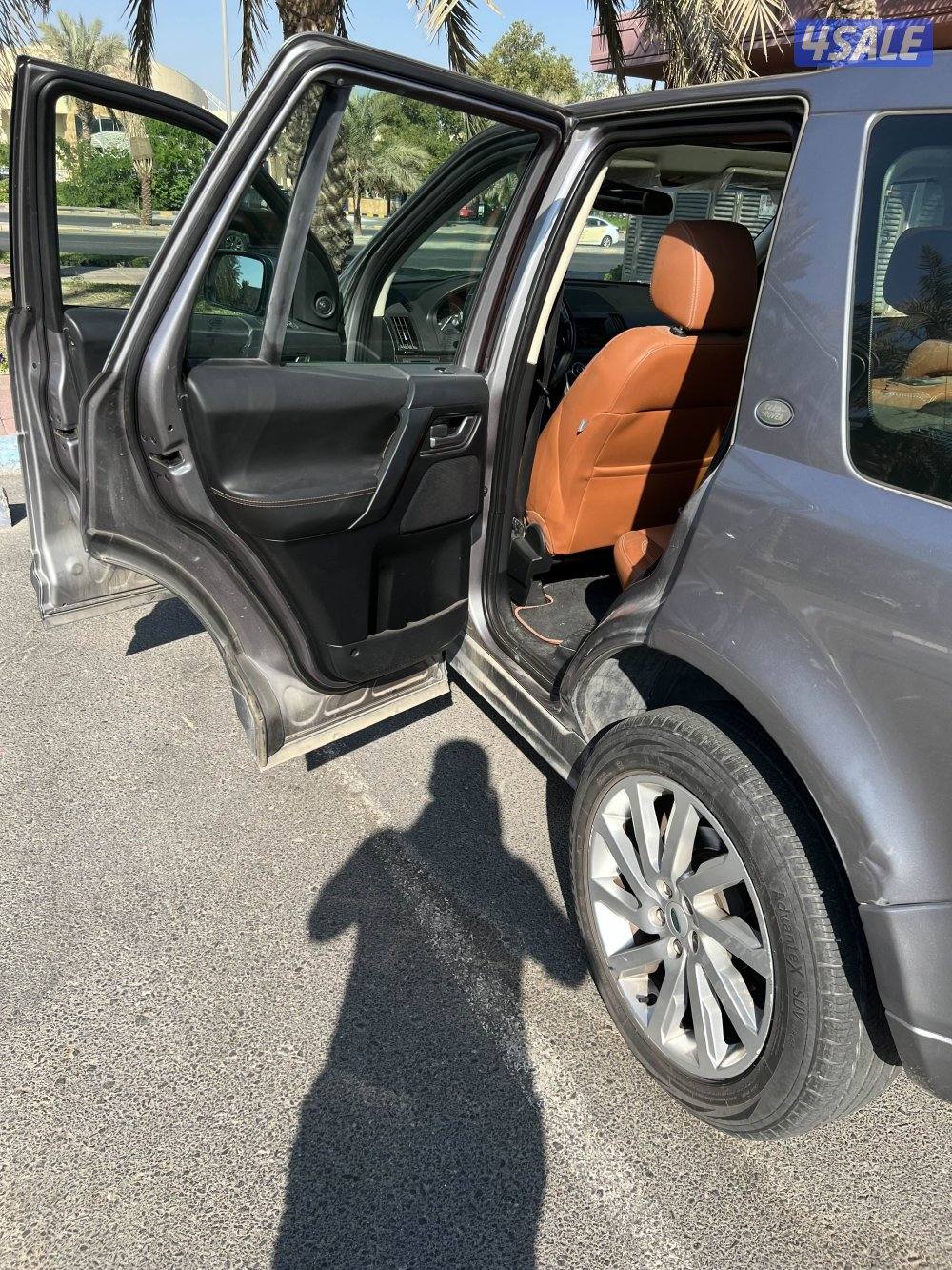 لاند روفر LR2 عداد 88 الف موديل 20142