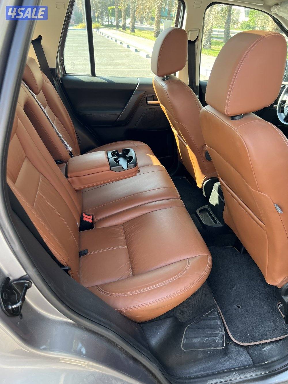 لاند روفر LR2 عداد 88 الف موديل 20147