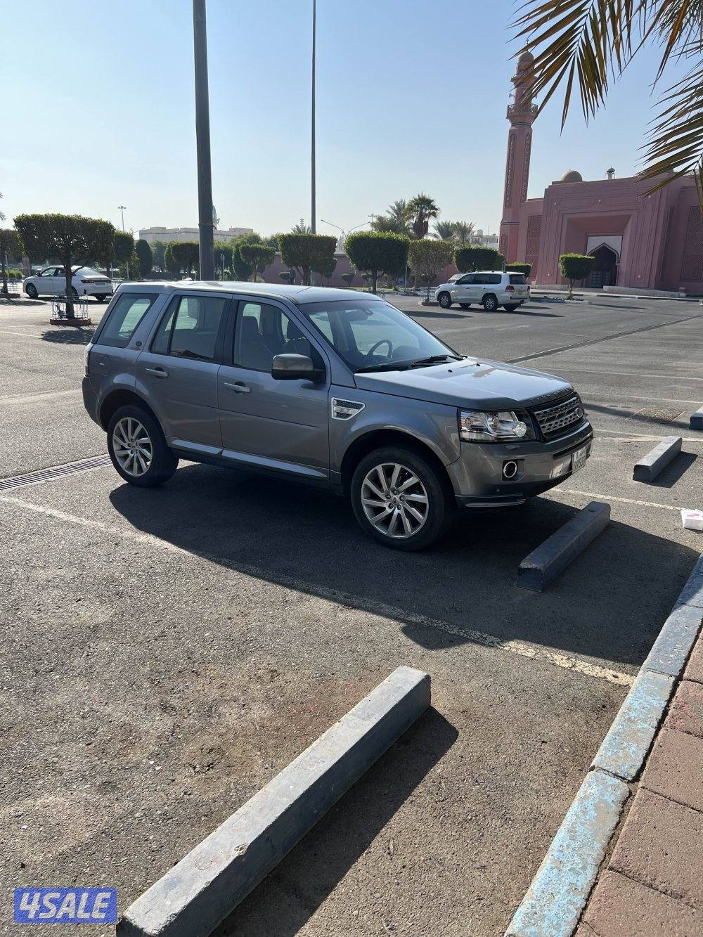 لاند روفر LR2 عداد 88 الف موديل 201410