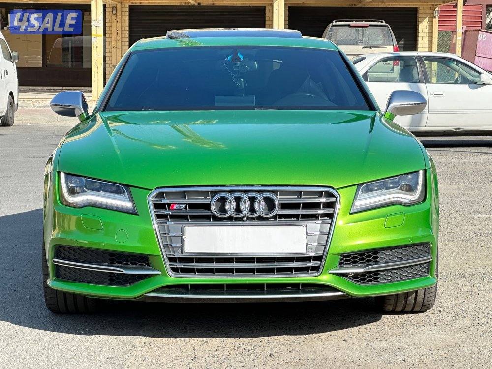 اودي 
S7
TFSI سلندر 8
عداد 94 الف فقط2