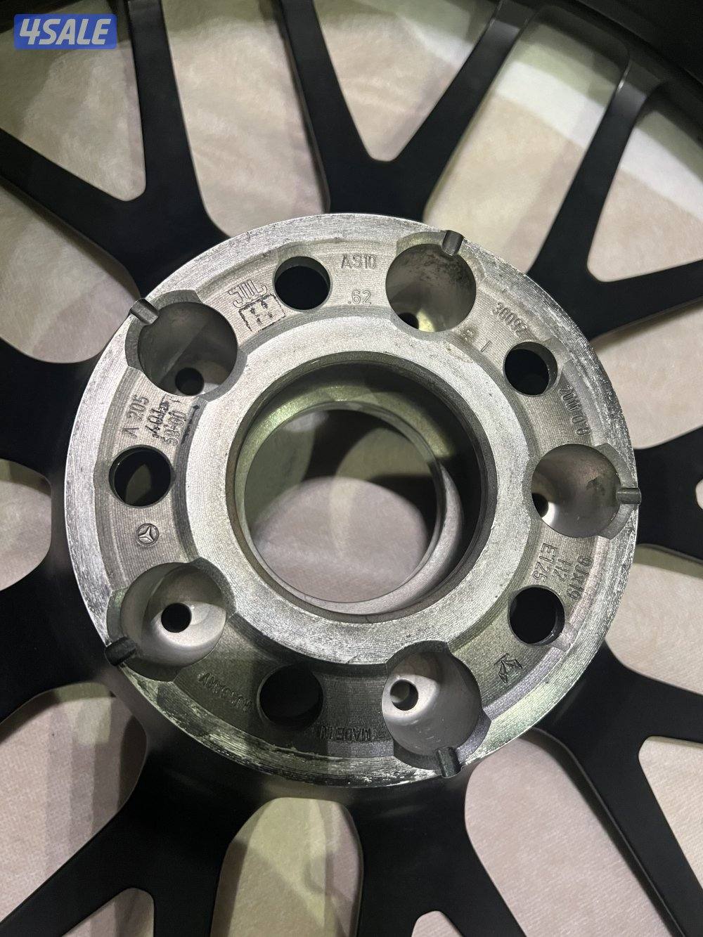 للبيع رنقات مرسيدس c63s AMG1