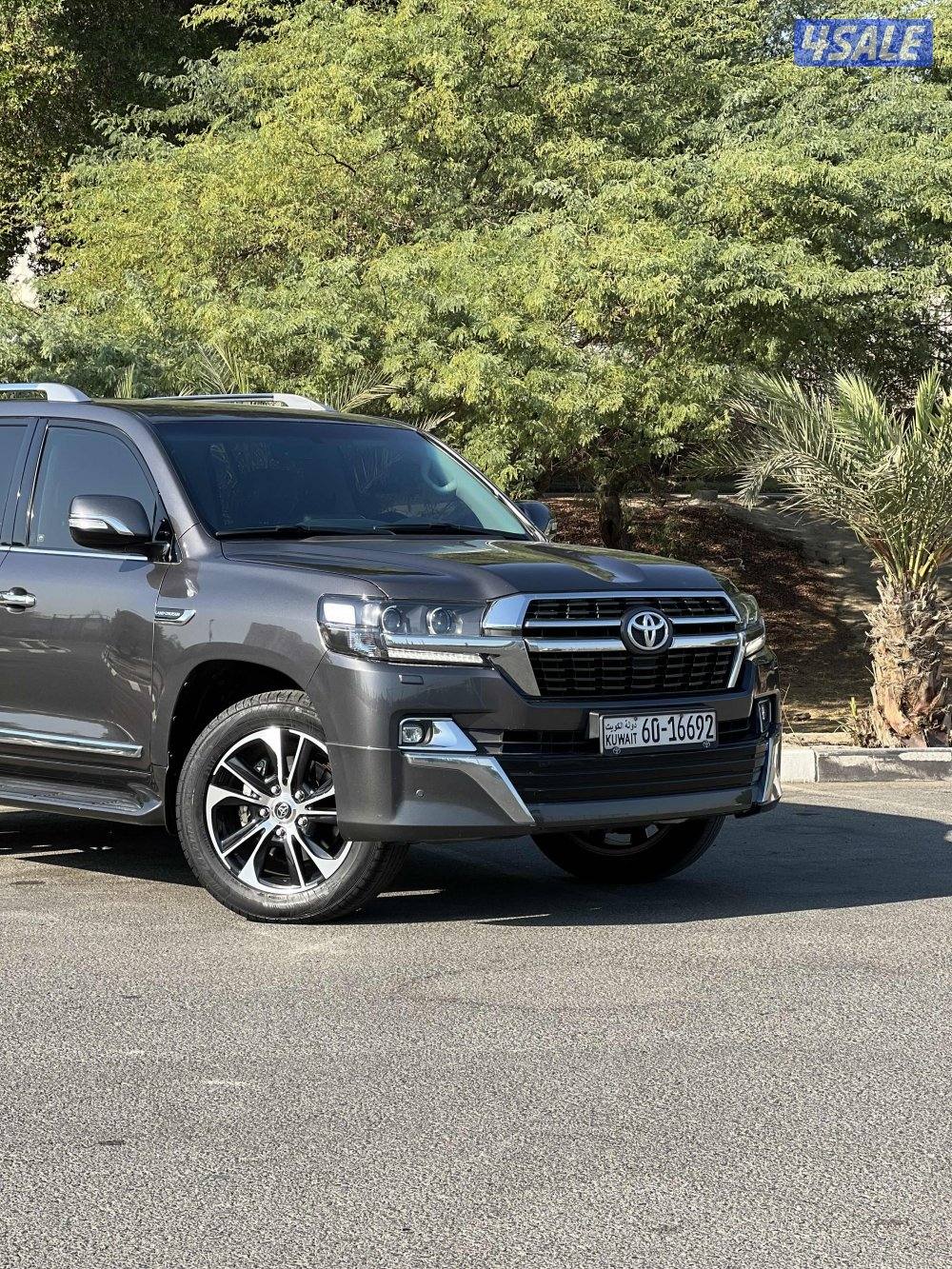 لاندكروزر 2021 جراند تورنغ1