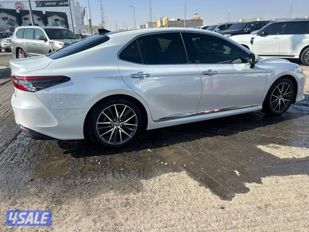 تويوتا كامرى LIMITEDEDITION.V63