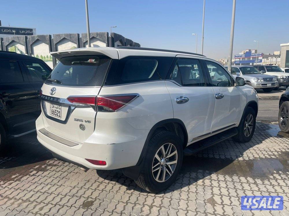 فورتنر V6 صبغ الوكالة1