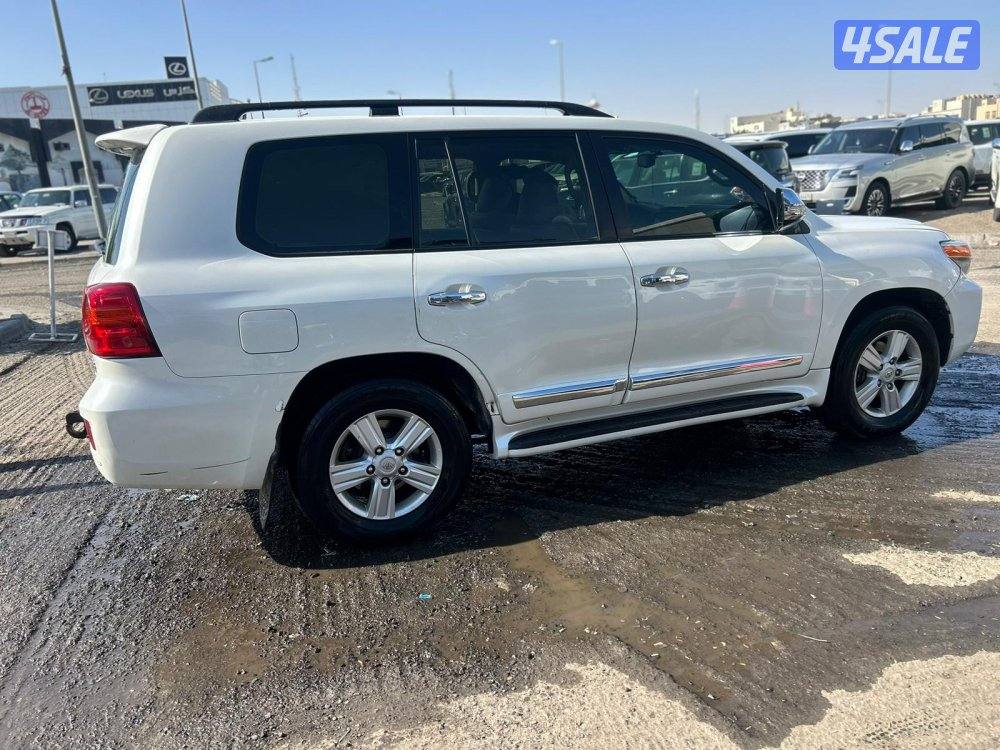 لاند كروزر GXR-V8 موديل 20132