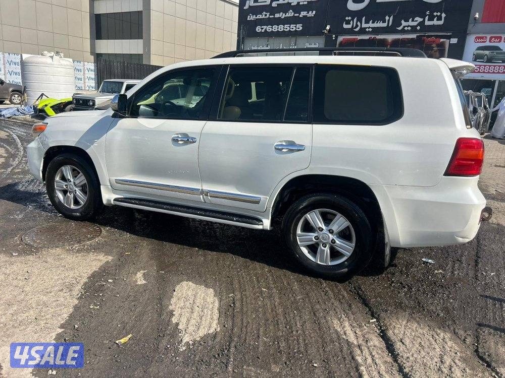 لاند كروزر GXR-V8 موديل 20133