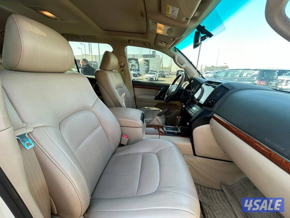 لاند كروزر GXR-V8 موديل 20134