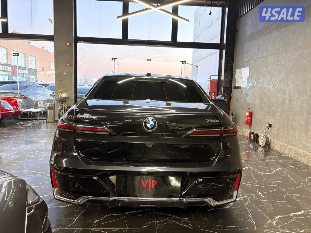 BMW 740 i كت M7