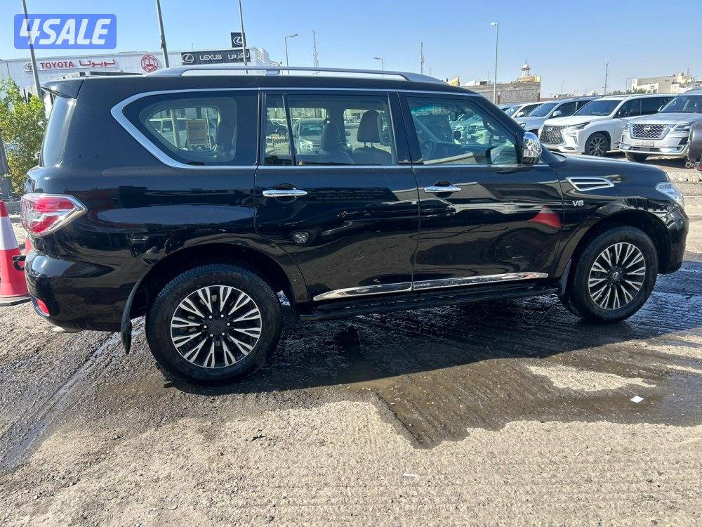 نيسان باترول بلاتنيوم .V82