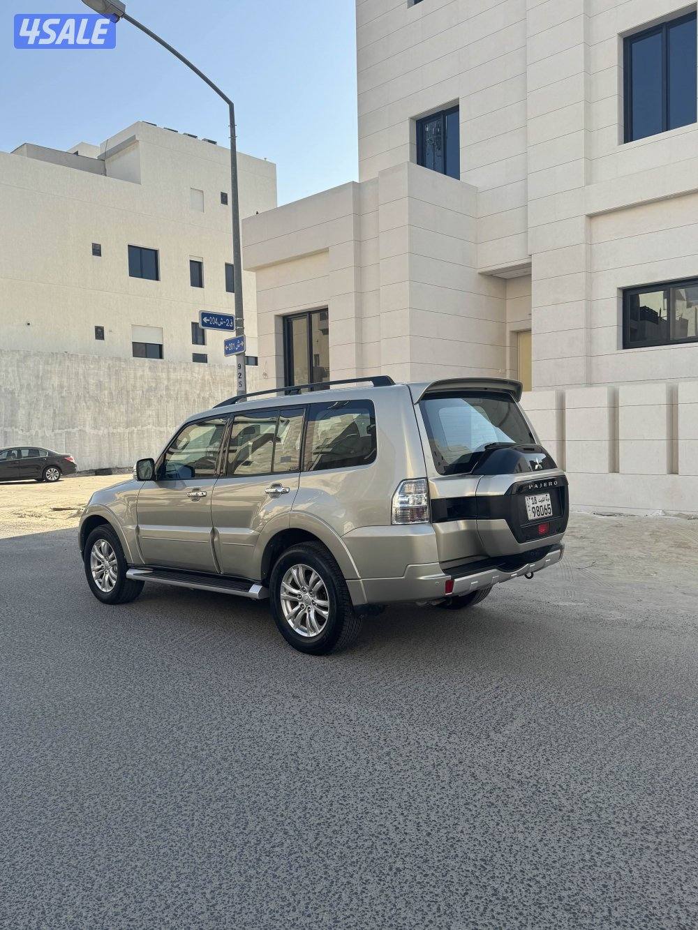 فنطيس للبيع جيب باجيرو موديل 20193