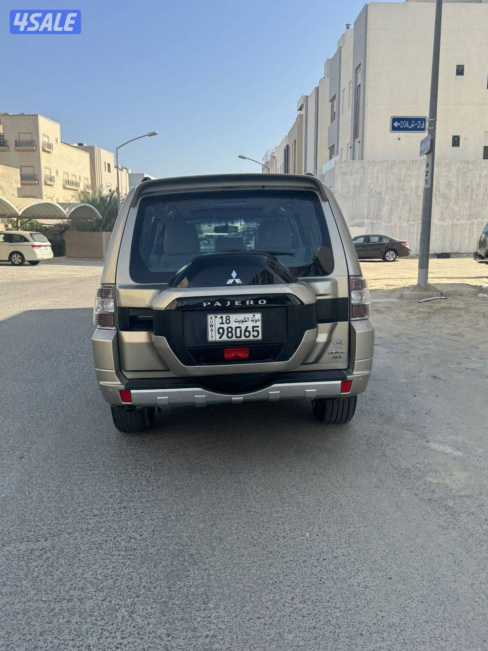 فنطيس للبيع جيب باجيرو موديل 20194