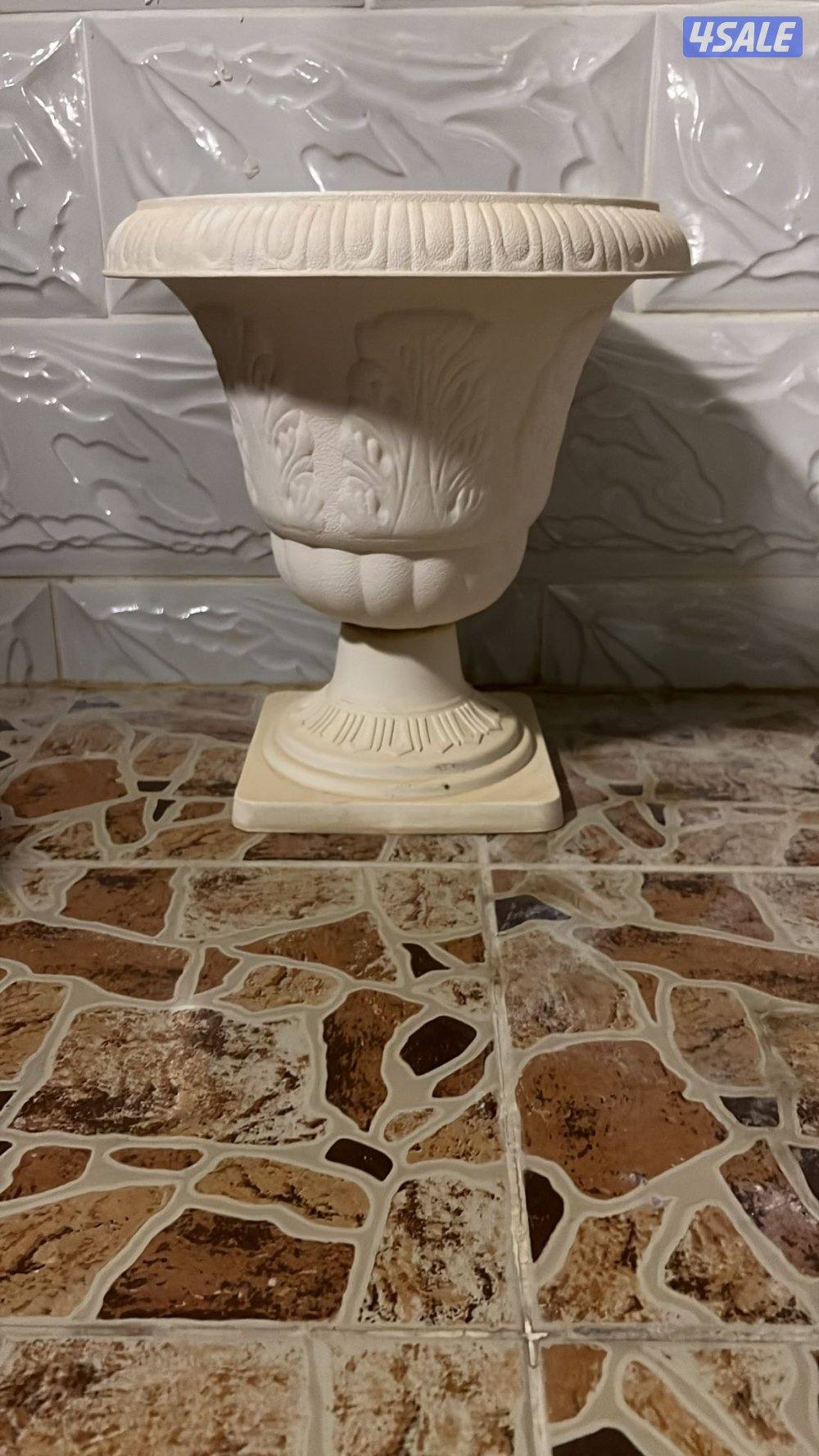 للبيع احواض زرع وفازات زجاج اشكال واحجام مختلفه1