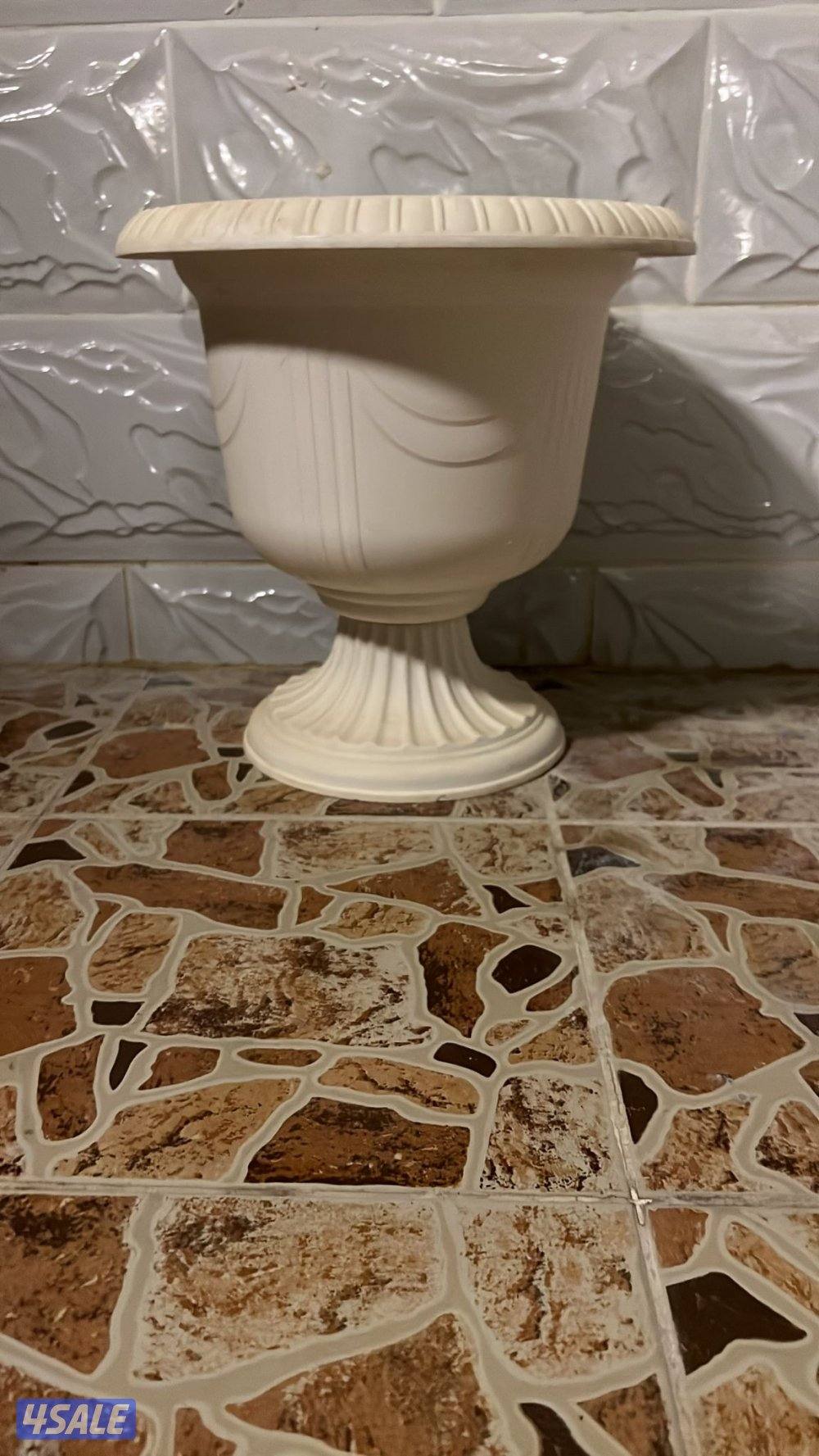 للبيع احواض زرع وفازات زجاج اشكال واحجام مختلفه2