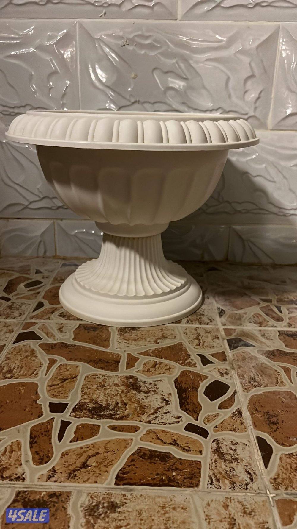 للبيع احواض زرع وفازات زجاج اشكال واحجام مختلفه4