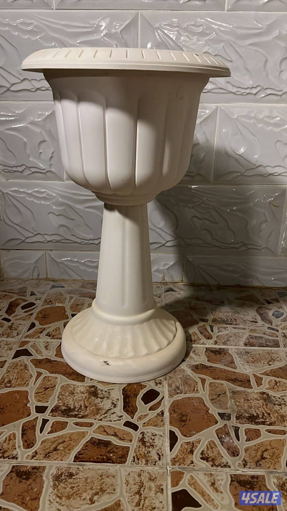 للبيع احواض زرع وفازات زجاج اشكال واحجام مختلفه5