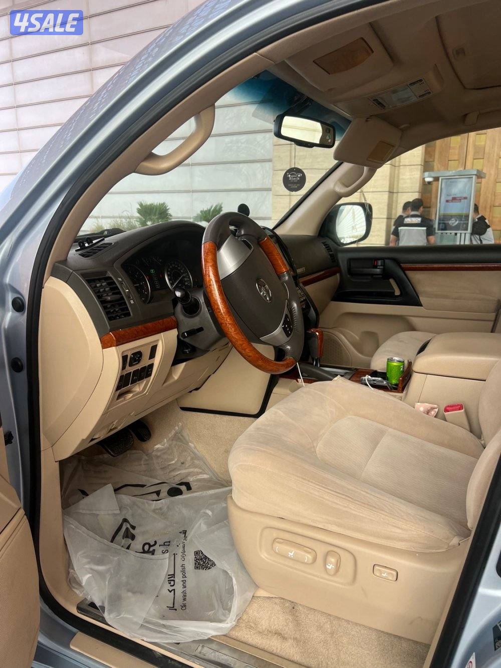 لاندكروزر 2013 8 سلندرتماتيك  بحاله ممتازه شرط الفحث4