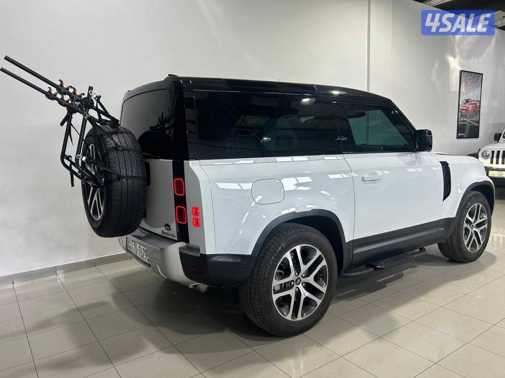 2023 Land Rover Defender2