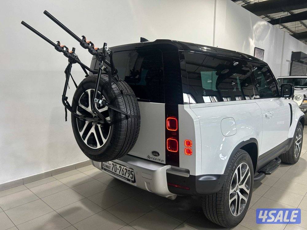 2023 Land Rover Defender4