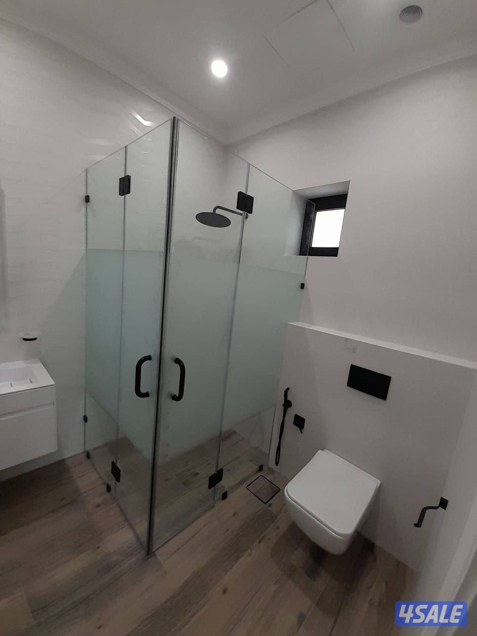 تركيب زجاج ومرايا سكريت شاور حمام فتح شفاط طاولات طعام3