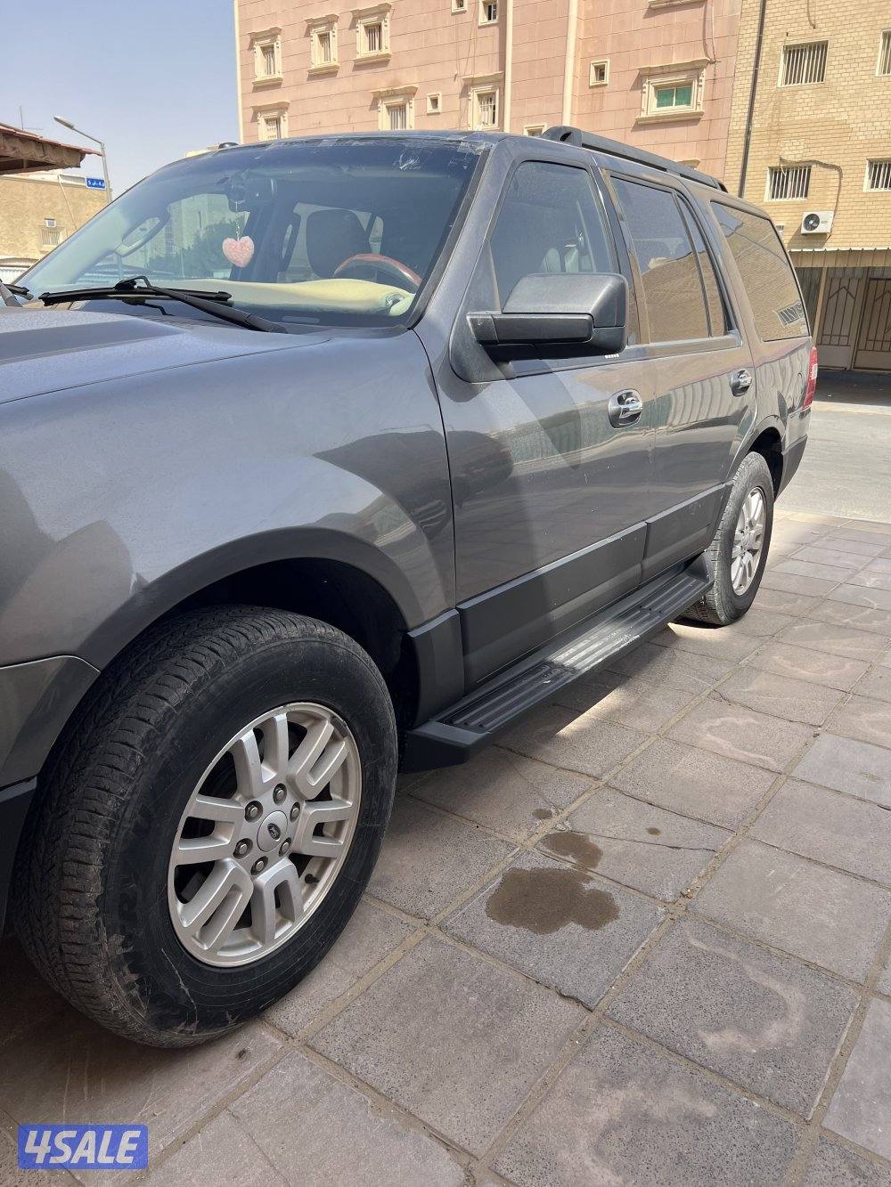 للبيع فورد اكسبدشن موديل ٢٠١٣ نظيف ماشي ٢٣٣٧٠٠اللون الرمادي الغامق6