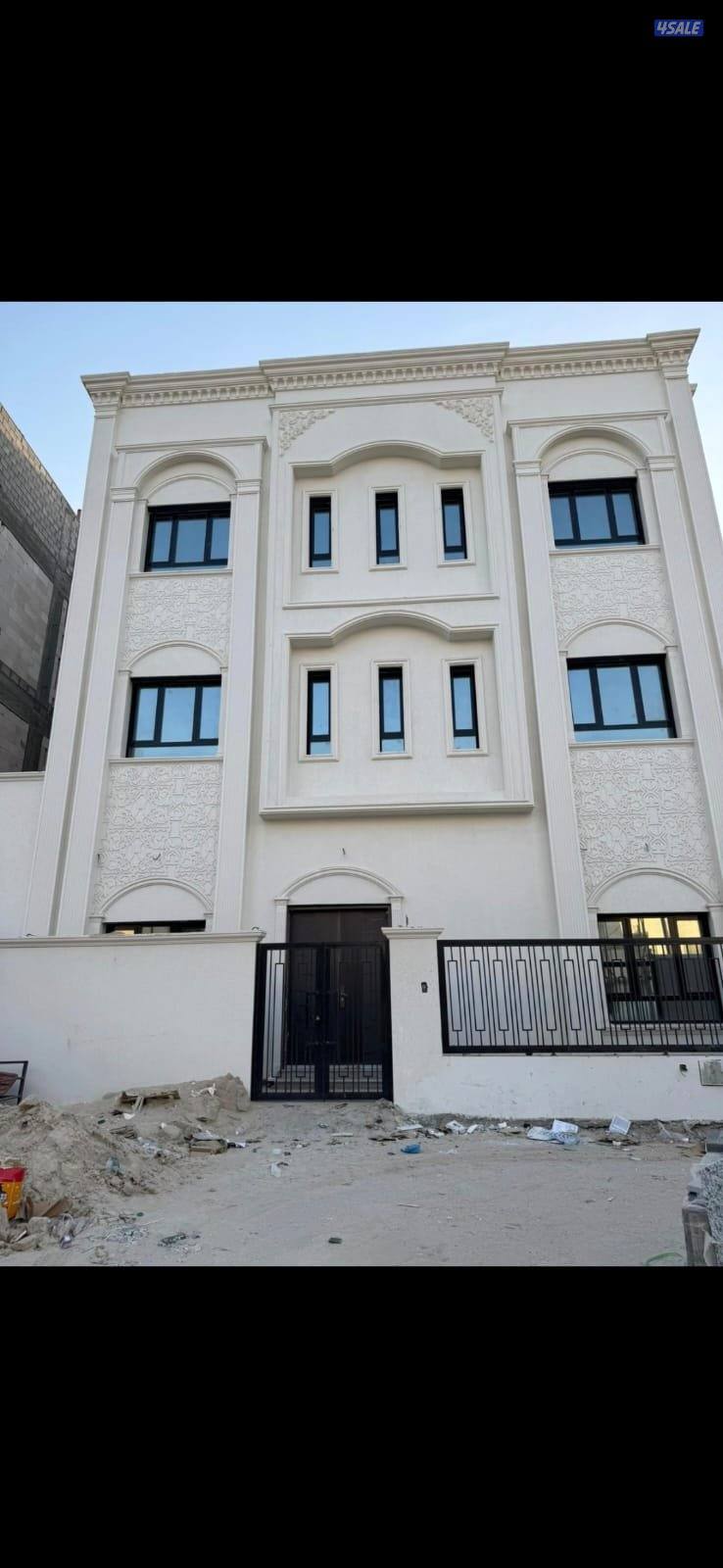 بيت في المطلاع سد N7 ديلوكس3ادوار ونص
*الارضي*
ديوانيه وحمام وصاله مع0