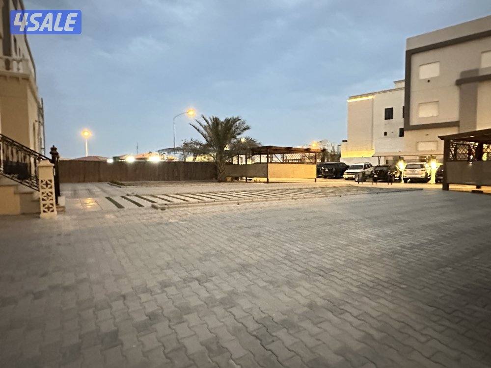 للايجار دوبلكس 6 غرف نوم مع حديقة كبيرة جدا0