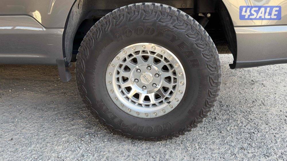 للبيع رنجات راينو بحالة جديدة مع التواير0