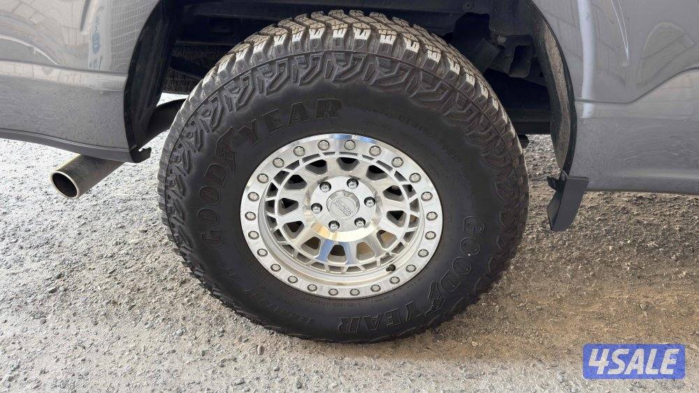 للبيع رنجات راينو بحالة جديدة مع التواير1