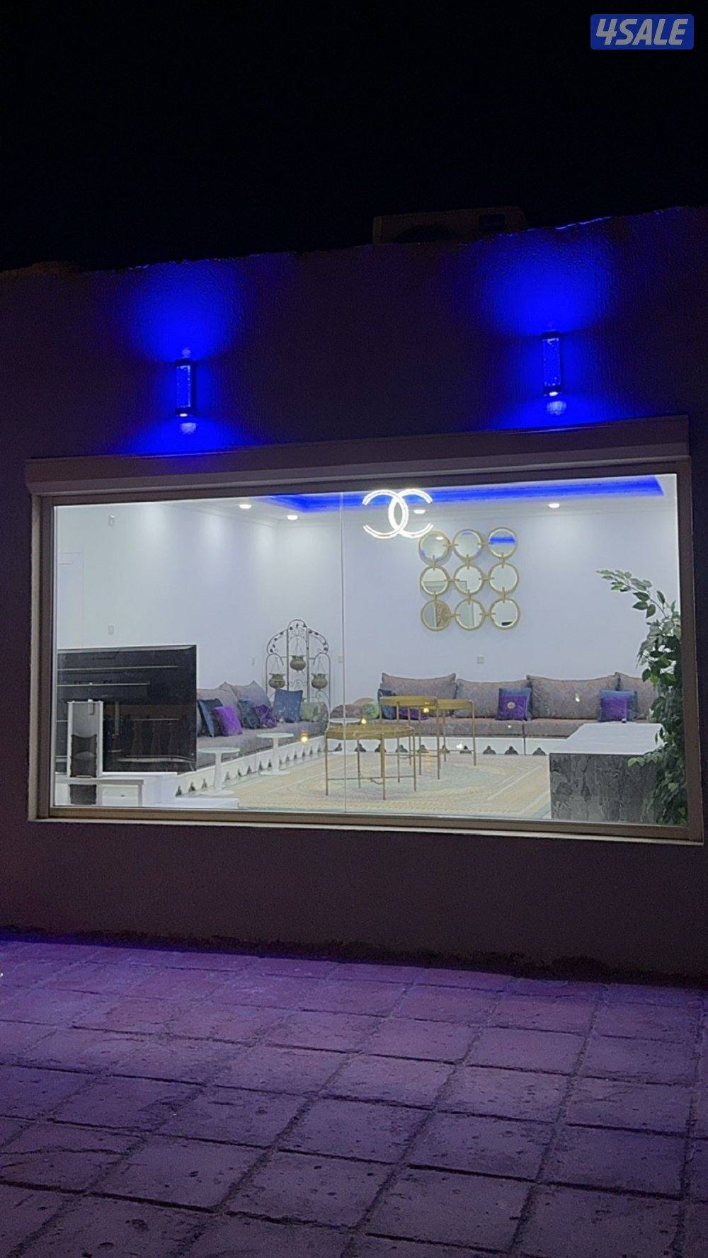 للايجار استراحة شهري اربع غرف و صالتين و دوانيه و مسبحين و مسطحات خضره5