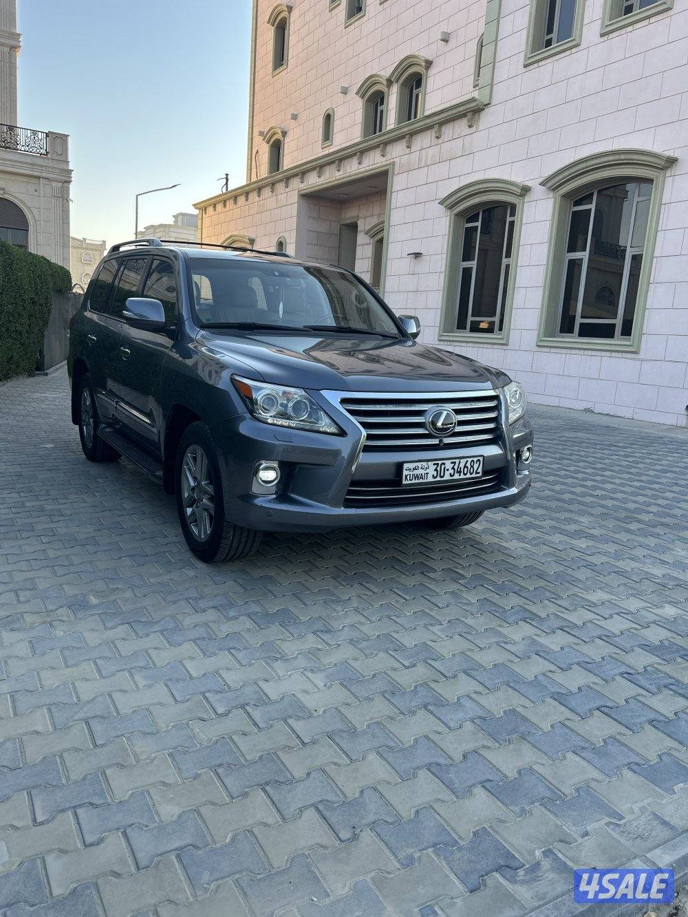 لكزس الساير الدرجة الاولى ماشي 260 صبغ الوكالة0