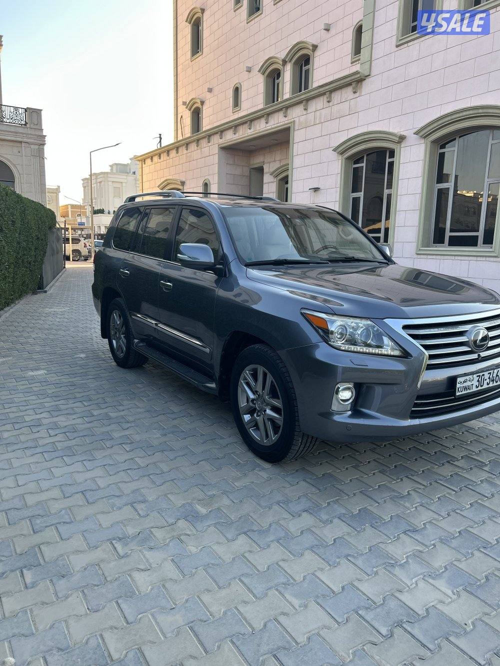 لكزس الساير الدرجة الاولى ماشي 260 صبغ الوكالة1