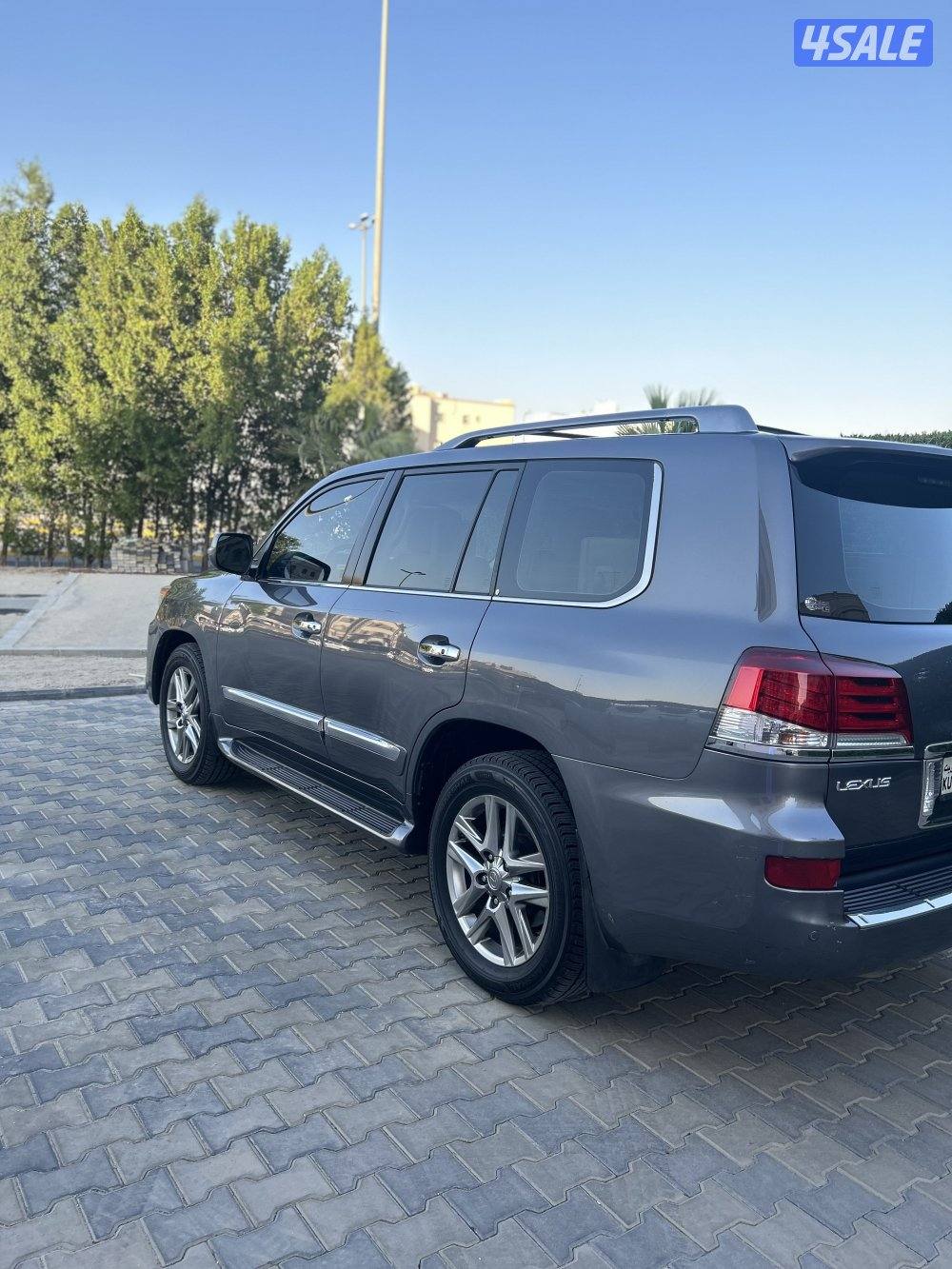 لكزس الساير الدرجة الاولى ماشي 260 صبغ الوكالة3