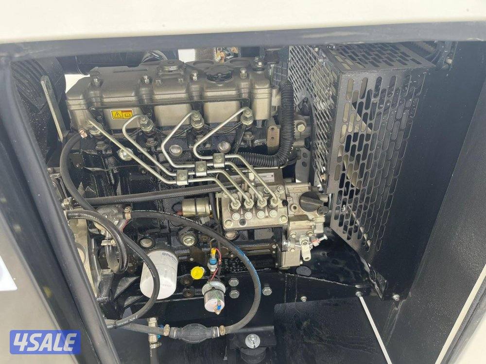 للبيع مكينة ديزل بيركنز انجليزي حجم 20 ألف3